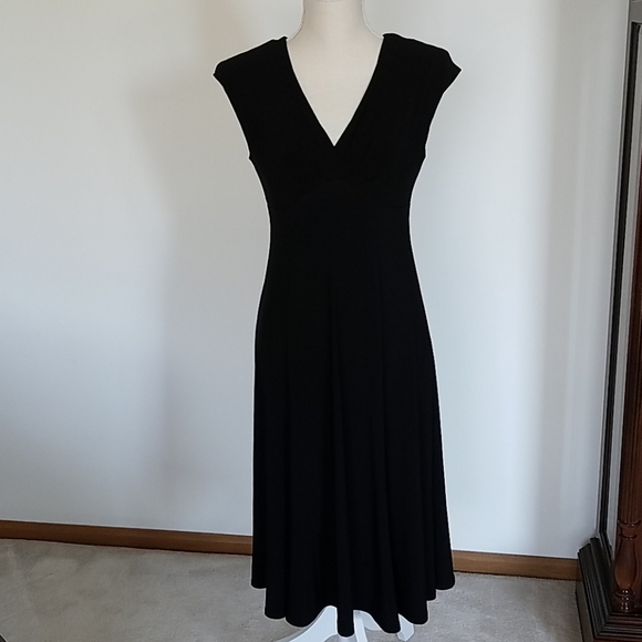 Jones New York Dresses & Skirts - Jones New York black dress size 4P